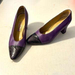 Stefani size 8 vintage purple 3” heels with snakeskin look toe
